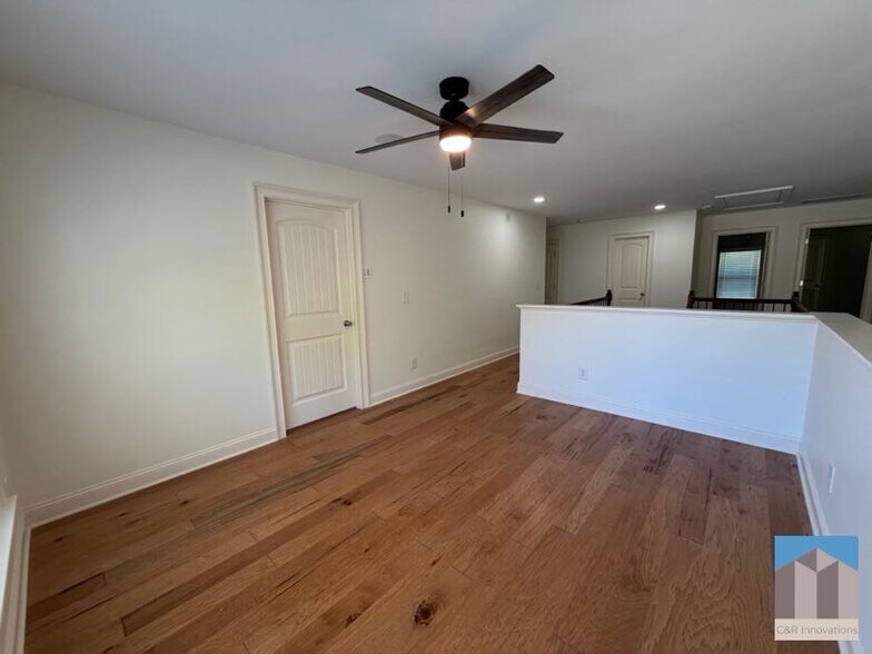 Building Photo - 4805 Carriage Bridge Ln