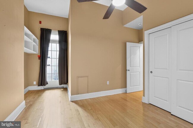 Building Photo - 1708 Pine St