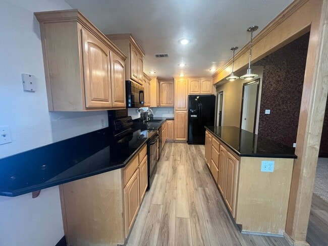 Building Photo - Spacious 4bed 2bath home in Elverta!