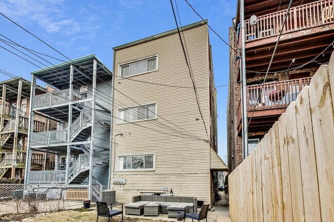 Building Photo - 3330 W Hutchinson St