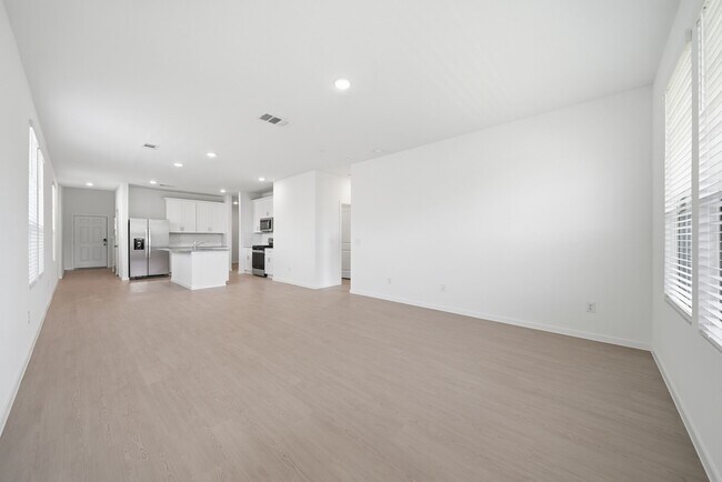 Building Photo - 10731 Sora Dr