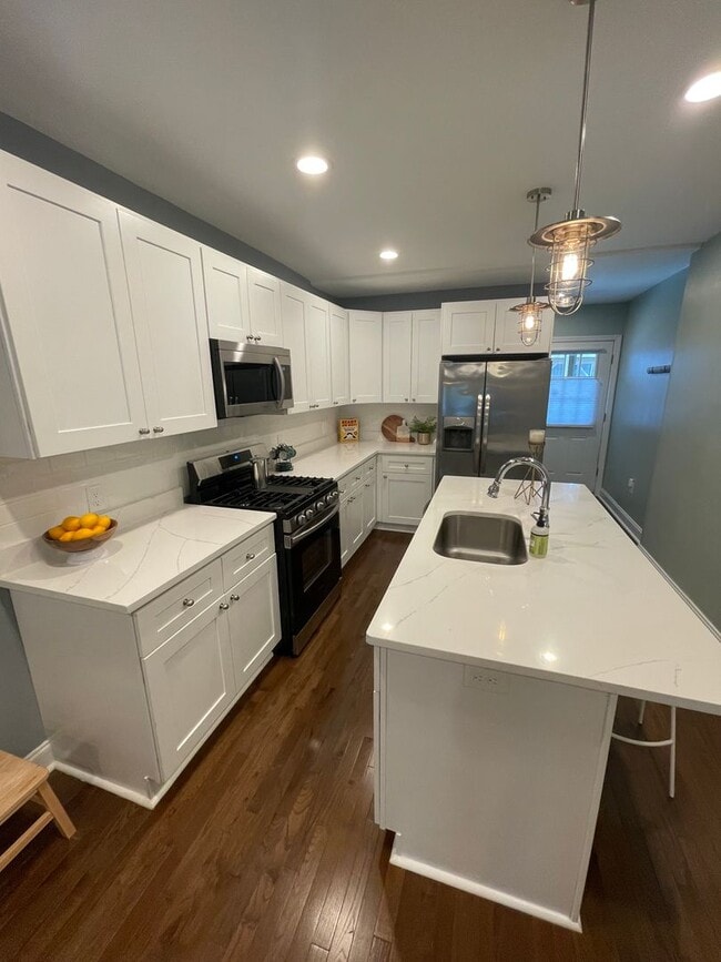 Building Photo - Recently Renovated 3 Bed / 3.5 Bath Luxury Home Near Patterson Park with Parking!