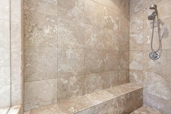 Building Photo - 2928 Pine Valley Dr