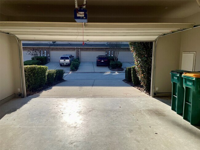 Building Photo - 27 Umbria Ln