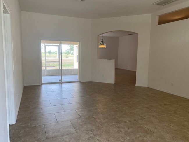 Building Photo - 5491 NW Dabney Ct