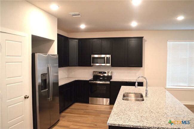 Building Photo - 1911 Meridian Lp