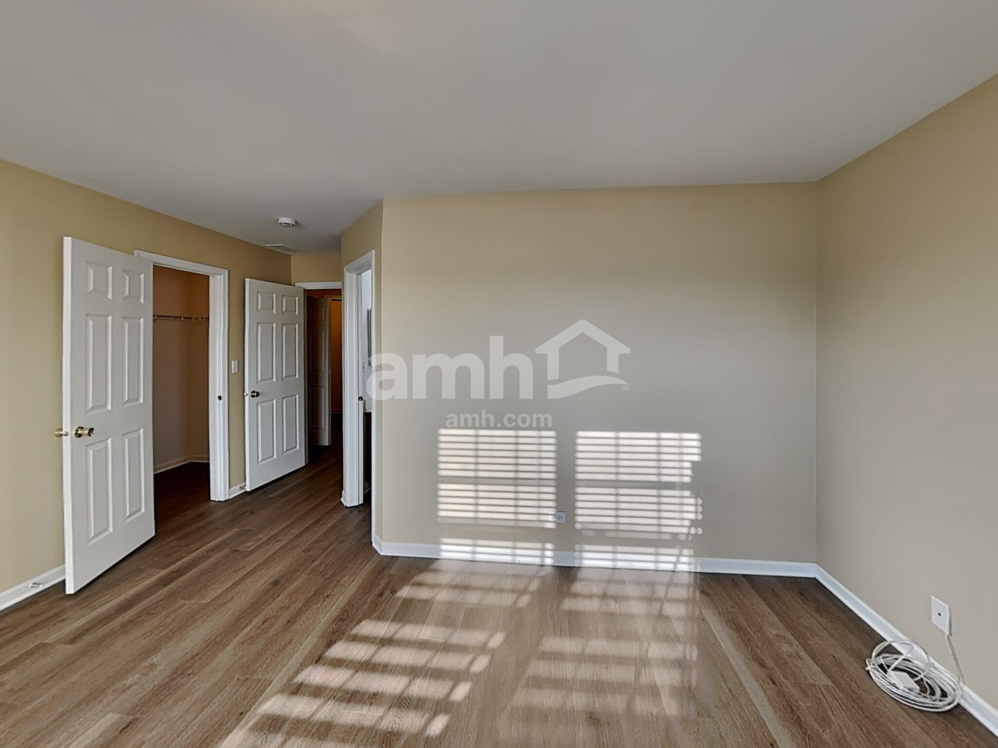 Building Photo - 509 Springbrook Trail N
