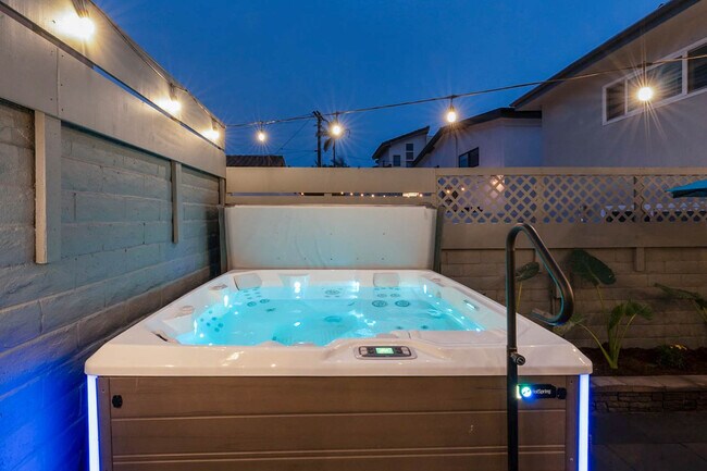 Building Photo - 3460 Carlsbad Blvd