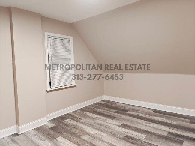 Building Photo - 4476 Monroe St