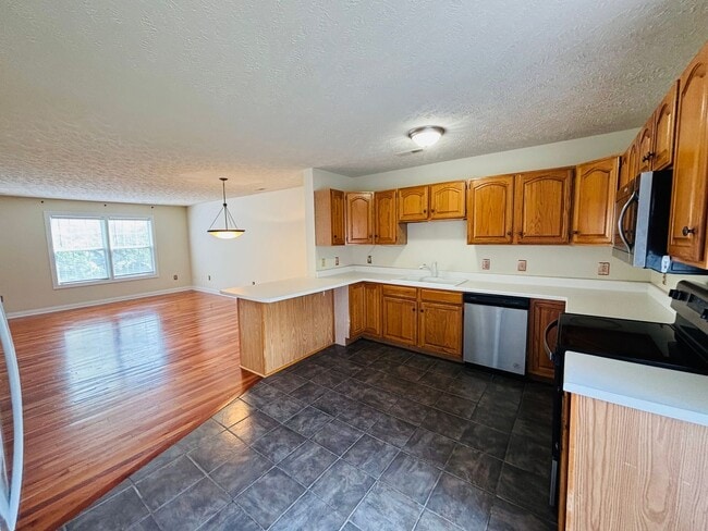 Building Photo - 305 Silver Leaf Dr NW