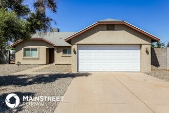 Building Photo - 16422 N 66th Dr