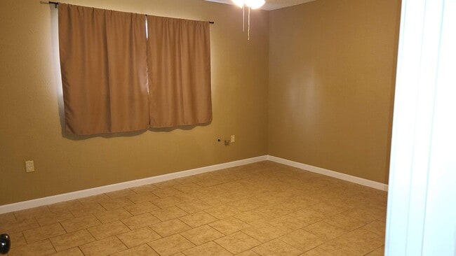 Building Photo - 511 Ponderosa Dr