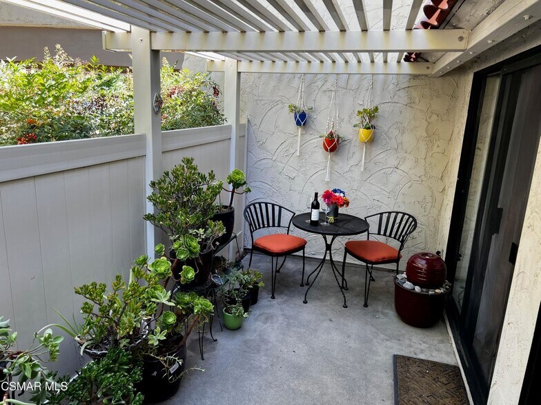 Building Photo - 2853 Instone Ct