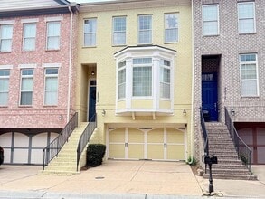 Building Photo - 2070 Callaway Ct