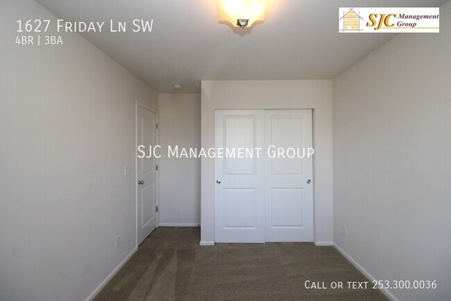 Building Photo - 1627 Friday Ln SW