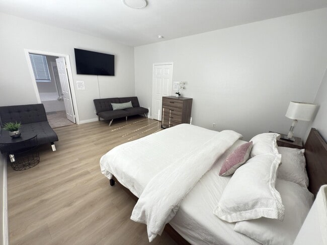 Building Photo - 52165 Allende Dr