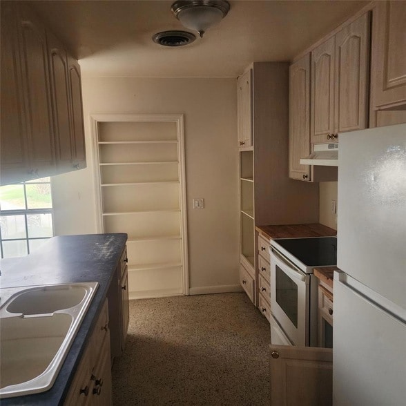 Building Photo - 1870 Pax Duces Rd