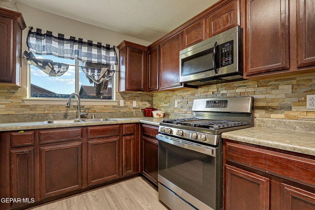Building Photo - 14270 Gil Reyes Dr
