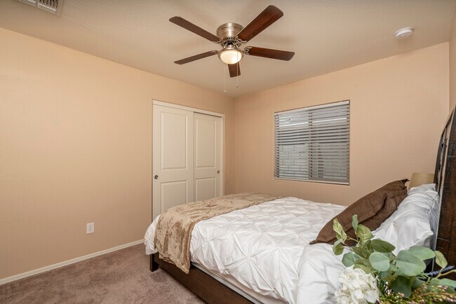 Building Photo - 1547 E Inouye Dr