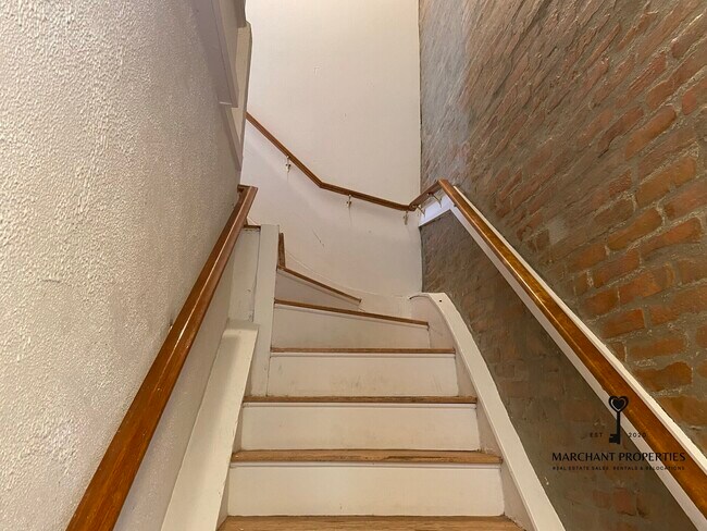 Building Photo - 40 Newton St