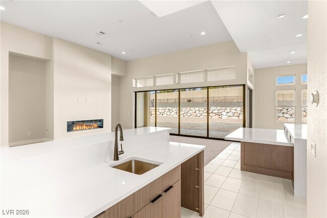 Building Photo - 11014 Horizon Ledge Ave