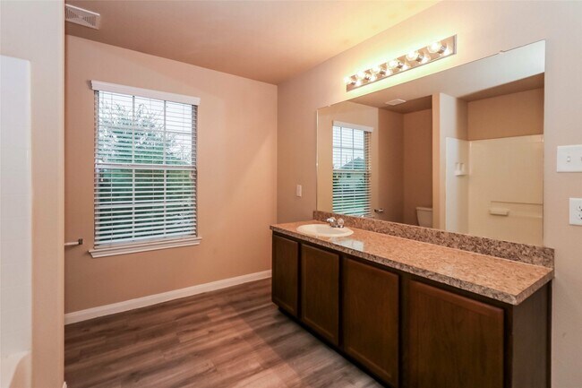 Building Photo - 19015 Dove Glen Dr