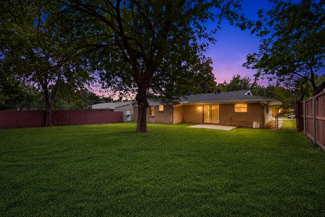 Building Photo - 802 Wisteria Way