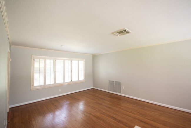 Building Photo - 8825 Merlin Dr