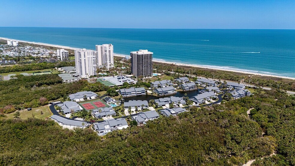 Building Photo - 4949 N Hwy A1A