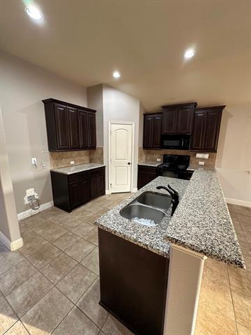 Building Photo - 6504 Rienzi Dr