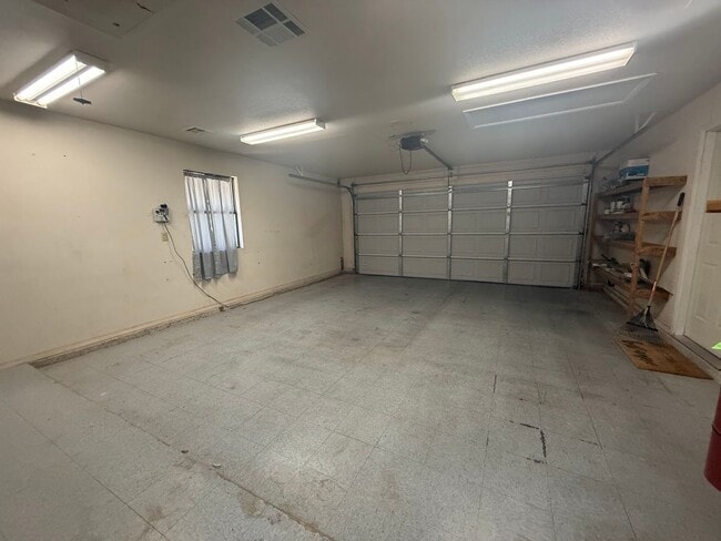 Building Photo - 609 Montwood Ct