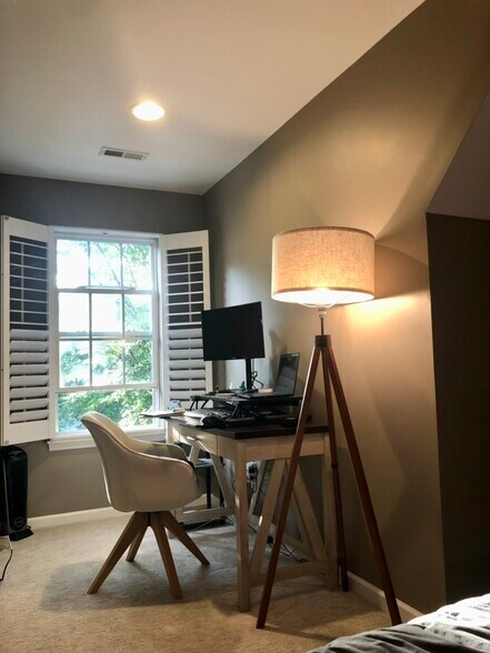 Building Photo - 9947 Reindeer Way Ln