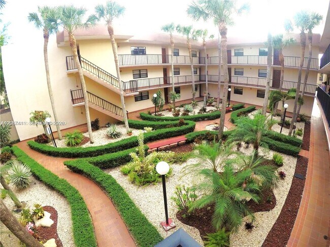 Building Photo - 10875 SW 112th Ave