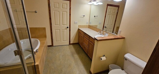 Building Photo - Beautiful 3 Bed 2 Bath One-Level Home Available in Quiet Neighborhood