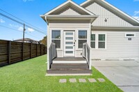 Building Photo - 507 Carl St