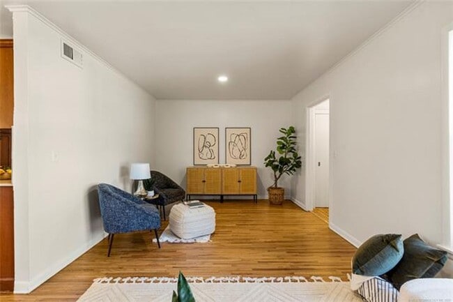 Building Photo - Beautifully Renovated 3-Bed, 2-Bath Home in Midtown Tulsa!