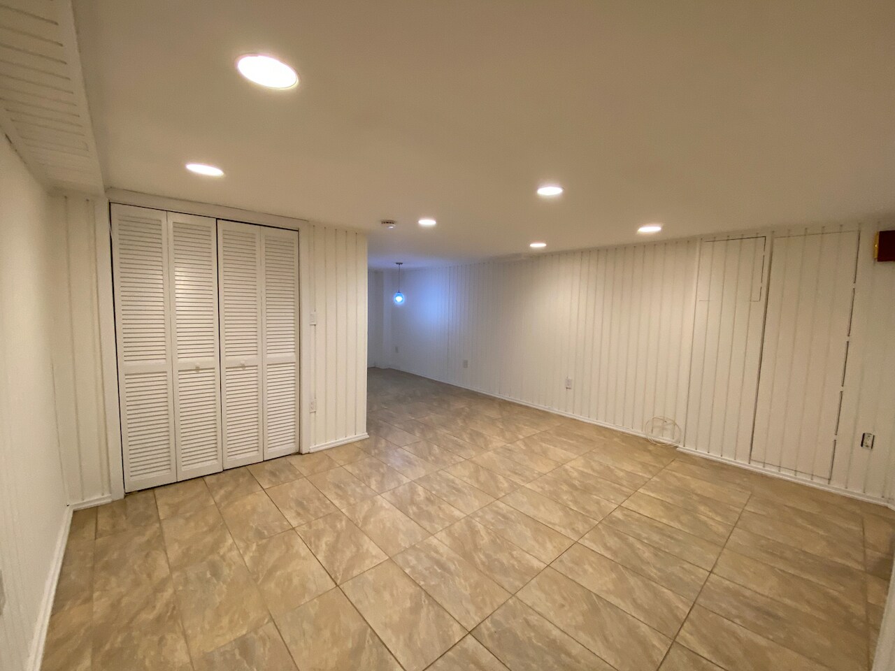 Living room from front entrance - 112 3rd St NE