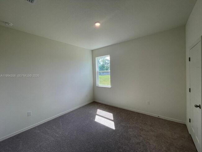 Building Photo - 2133 SE Flanders Rd