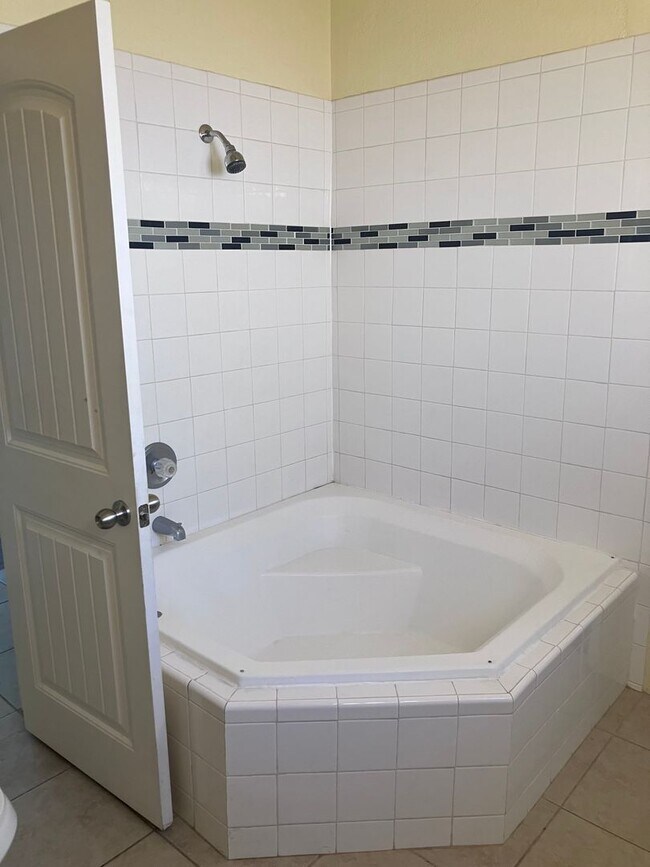 Building Photo - 242-246 N 2nd Ave