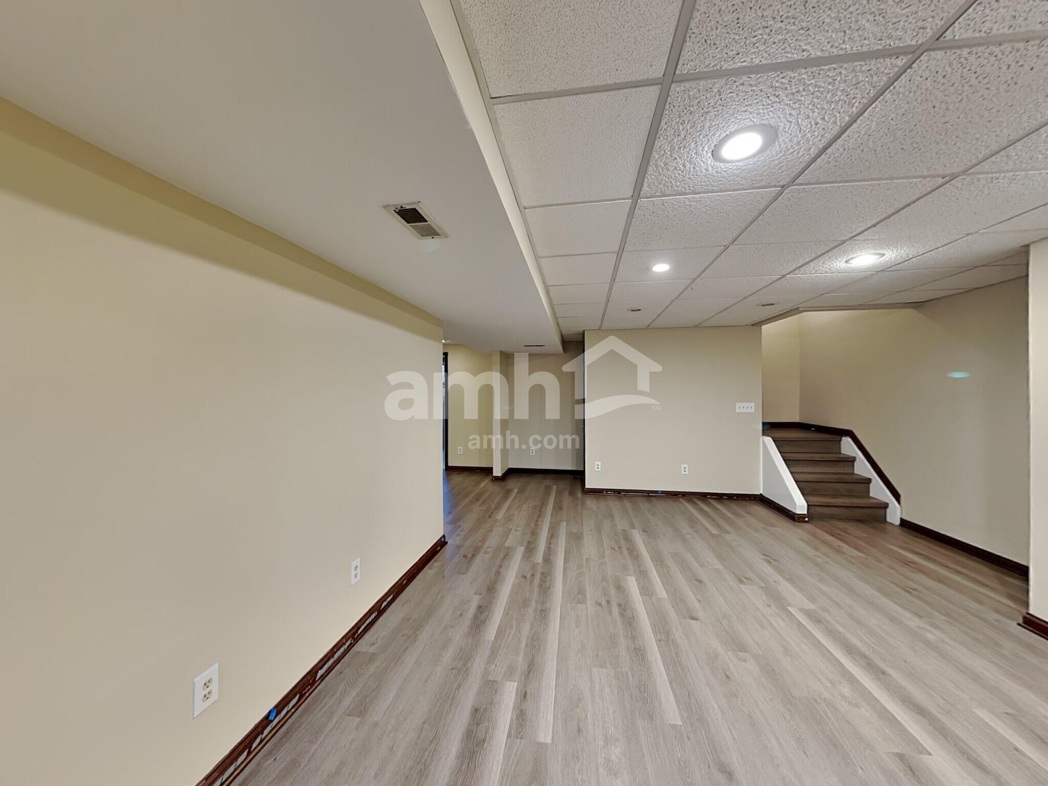 Building Photo - 1209 Nottingham Rd