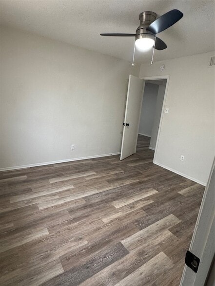 Building Photo - 1833 Pelican Dr N