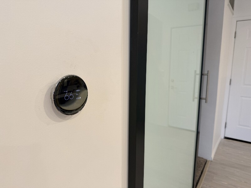 Building Photo - 1119 Poinsettia Dr