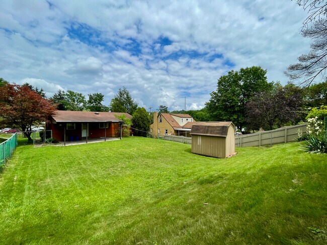 Building Photo - 3914 Evergreen Dr