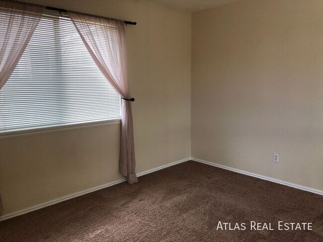 Building Photo - 1316 S Alton Ct