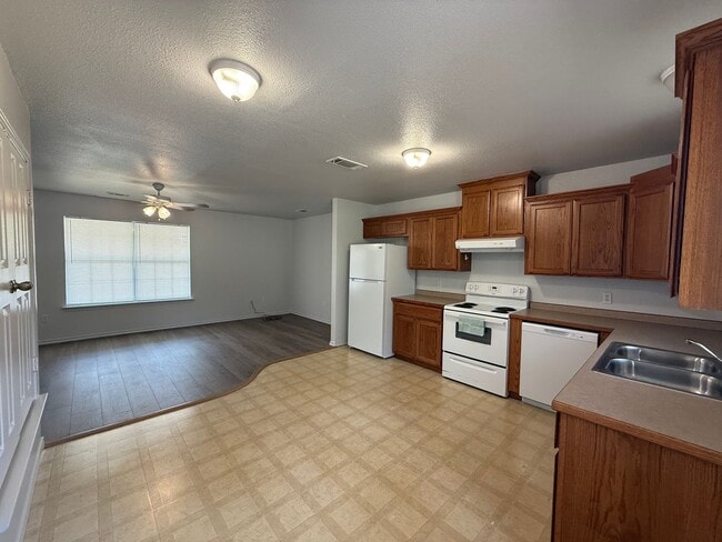 Building Photo - 2 Bedroom in Hughes Springs ISD