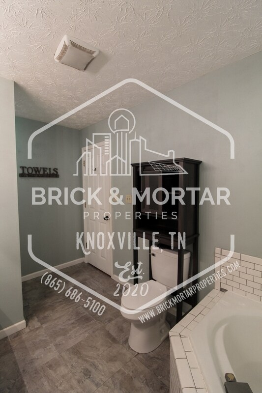 Building Photo - 808 Pioneer Dr
