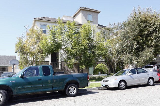 Primary Photo - 3427 Mentone Ave
