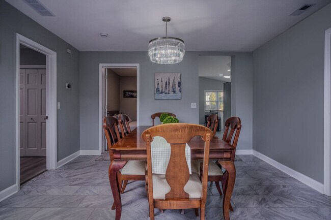 Building Photo - 3407 Venice Ave