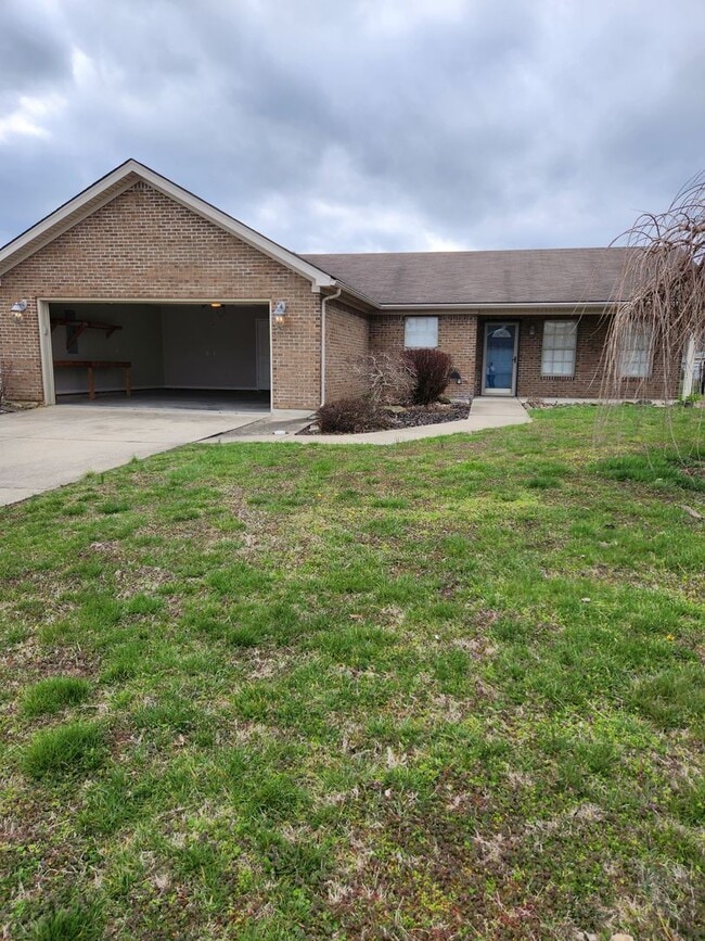 Building Photo - Beautiful Ranch Home