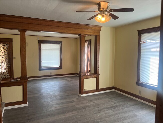 Building Photo - 208 S Liberty Ave